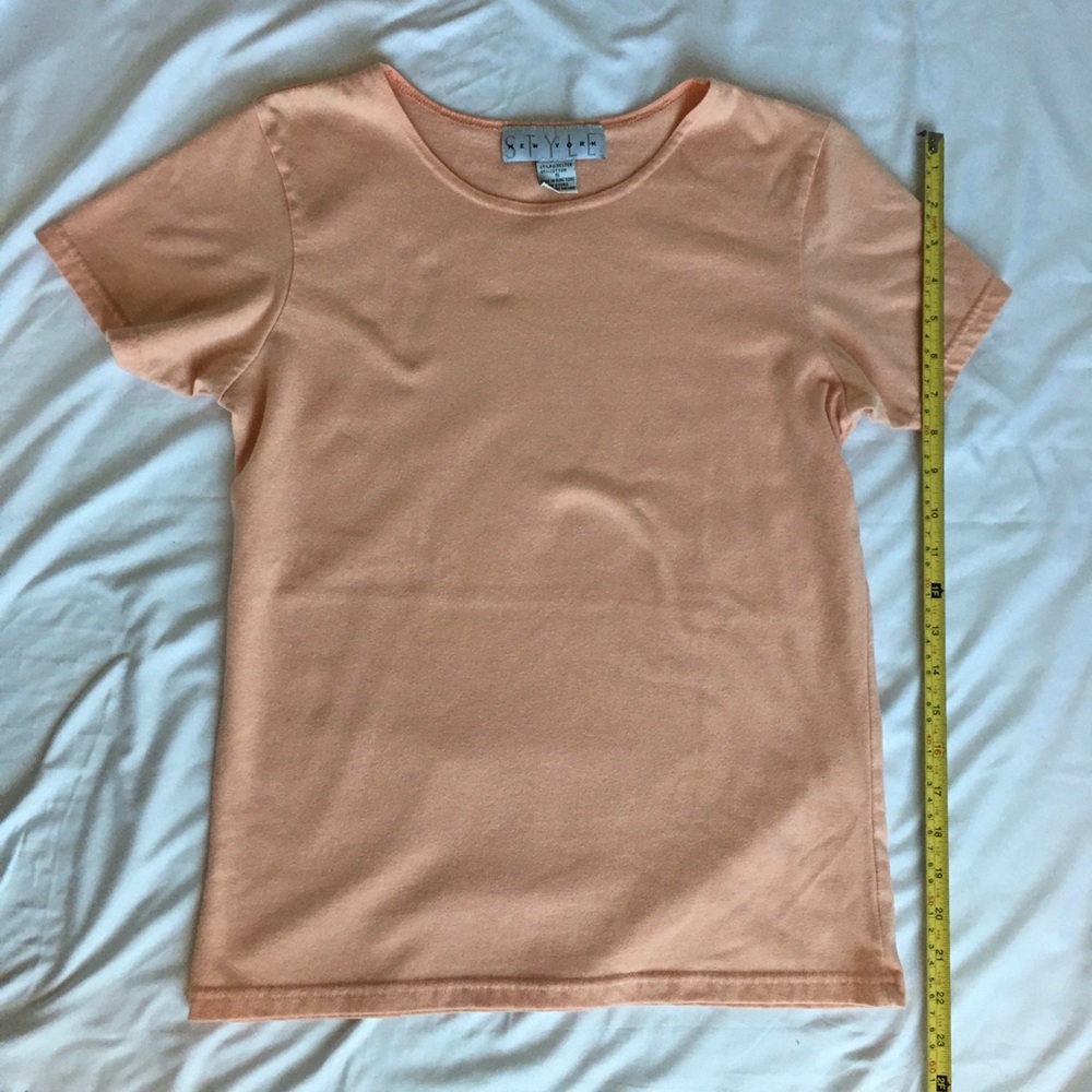 90’s Style New York peach shortsleeved top.